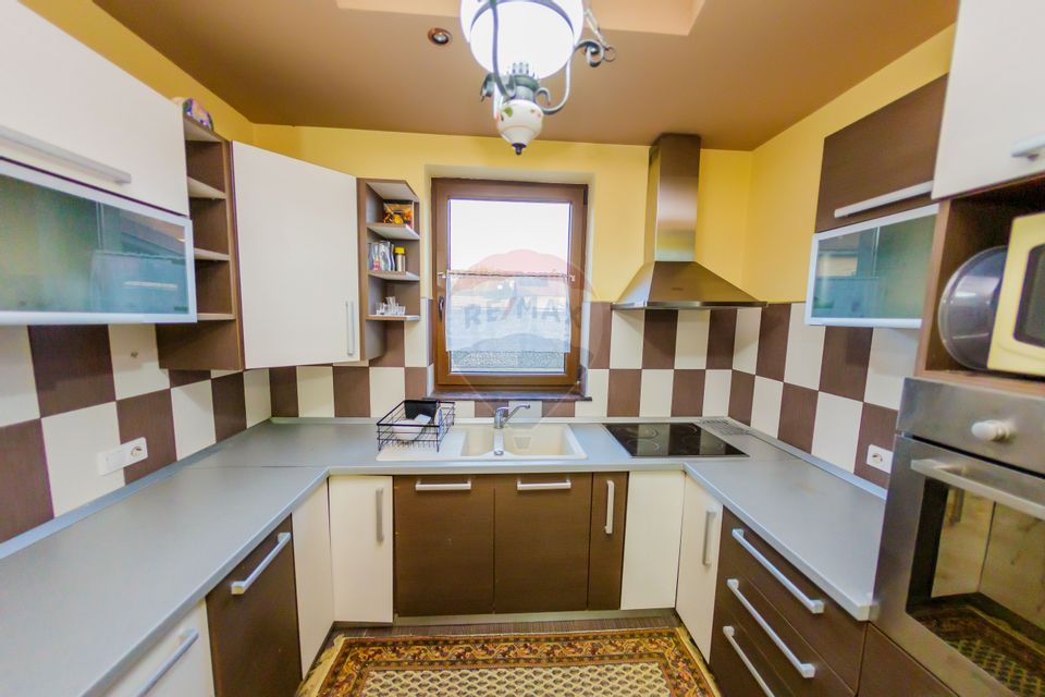 5 room House / Villa for sale, Vest area