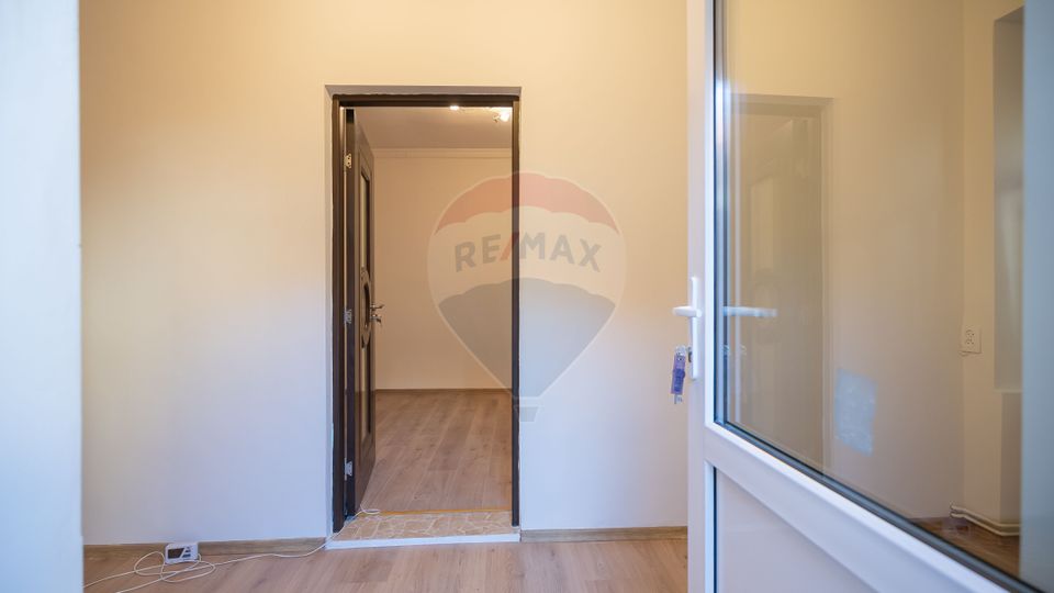 REZERVAT! Apartament cu o cameră de vânzare langă Biserica Neagră.