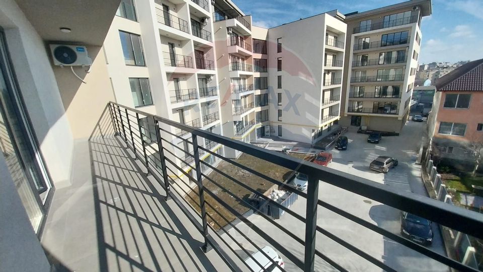 Apartament de vanzare cu 3 camere Zona Centrala -Dacia, Constanta