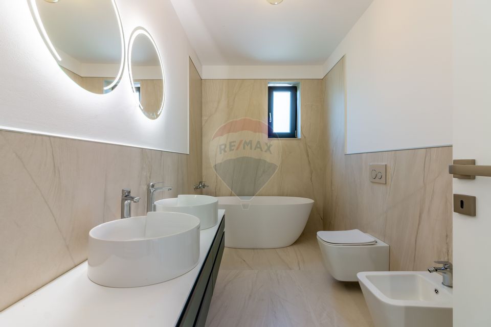 8 room House / Villa for sale, Lacul Tei area