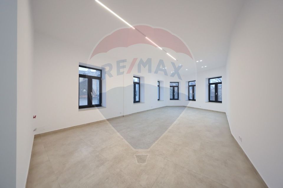 Constructie comerciala P+2 funcțiuni mixte  - str. Iuliu Maniu