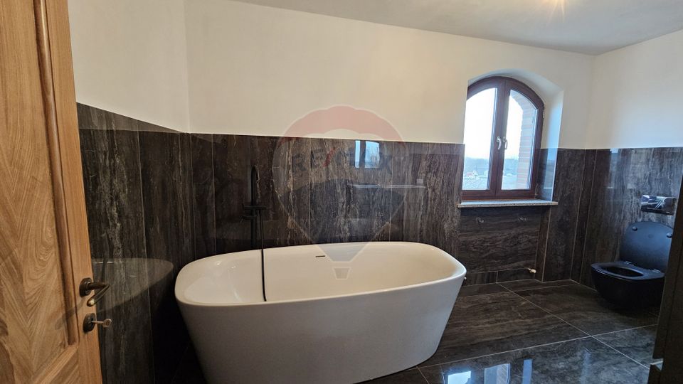 Casă / Vilă de lux, Scheia, Suceava