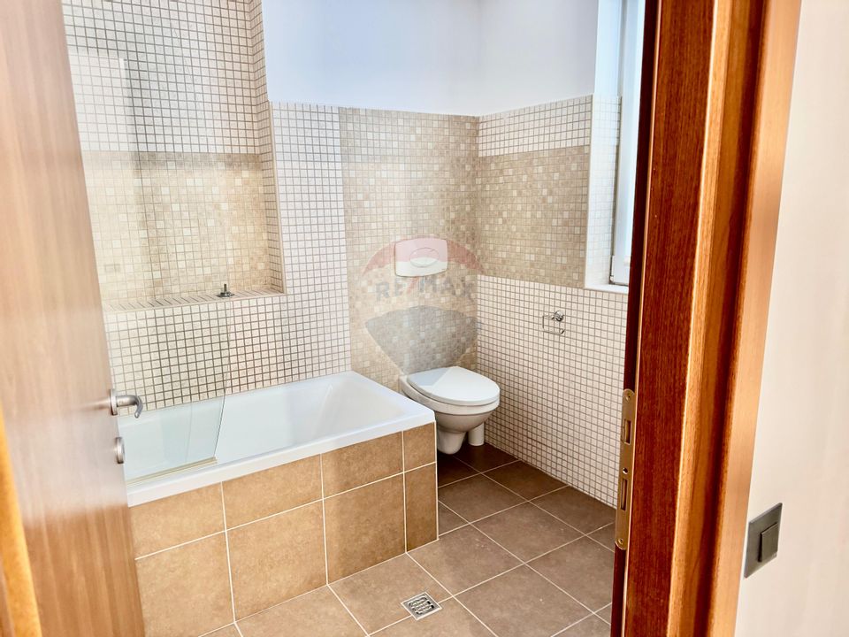 Casă / Vilă cu 3 camere de închiriat în zona Exterior Nord