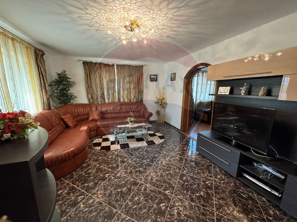 6 room House / Villa for sale