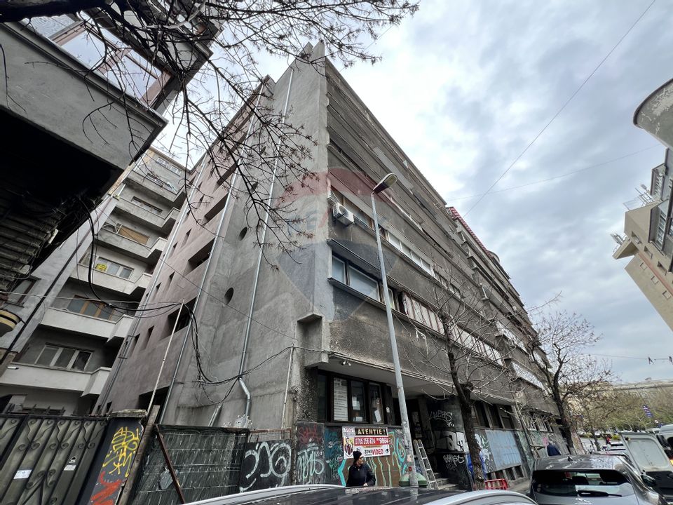 Garsonieră cu poveste, în inima Bucureștiului – lângă Parcul Cișmigiu