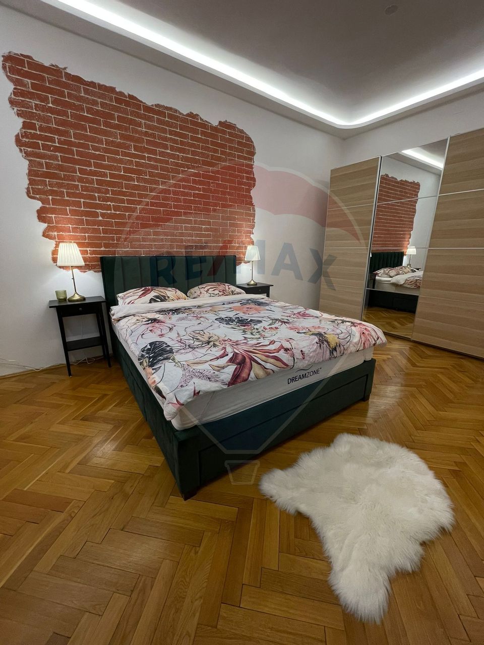 Apartament cu 2 camere de închiriat,  zona ultracentrală, Oradea