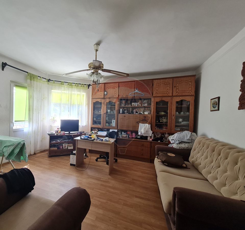 4 room Apartment for sale, Central area