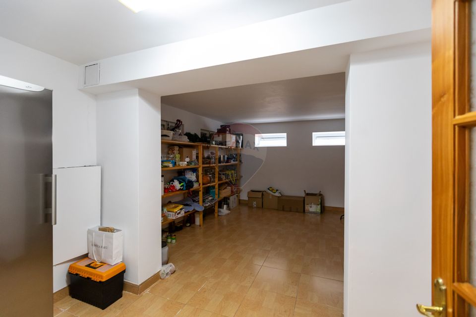 5 room House / Villa for sale