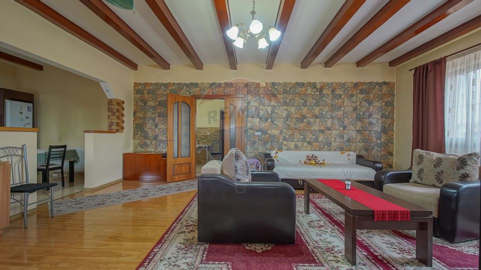 Casă cu 7 camere de vânzare Sanpetru | COMISION 0%