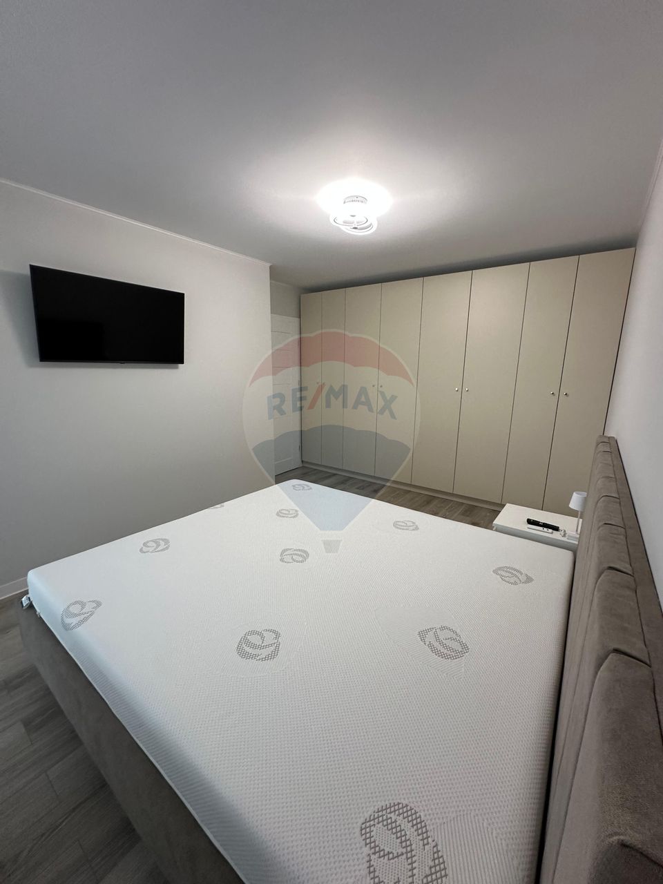 CASA DE LUX  4 CAMERE DE INCHIRIAT SELIMBAR