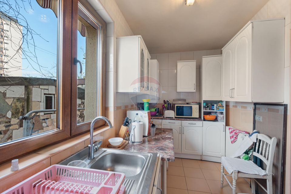 Casă / Vilă cu 6 camere de vânzare - Oraselul Copiilor