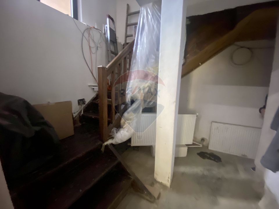 Vilă cu farmec istoric în Bușteni, pensiune sau locuință de vacanță!