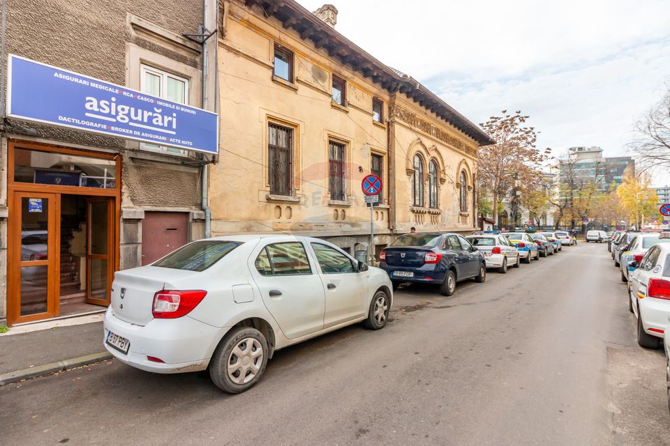 259sq.m Office Space for rent, P-ta Sfanta Vineri area