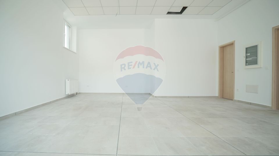 53.14sq.m Commercial Space for rent, Tractorul area