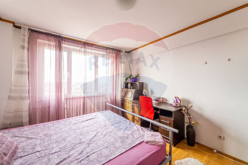 Apartament cu 3 camere de închiriat în zona centrala