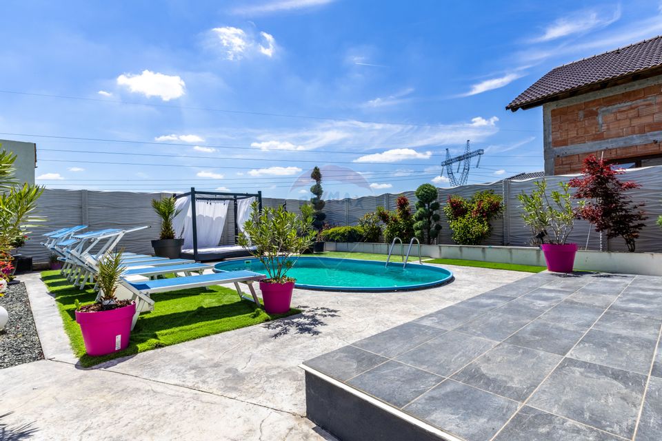 Vilă de lux cu piscina de închiriat