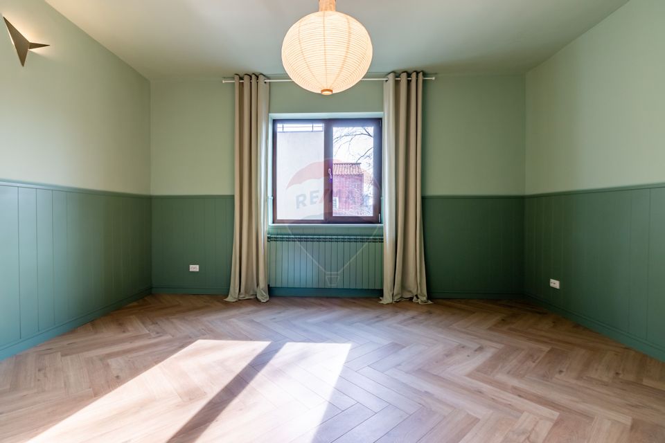 Casă individuala în Aviatiei, adiacent Bulevardul Aerogarii, 4xparcare