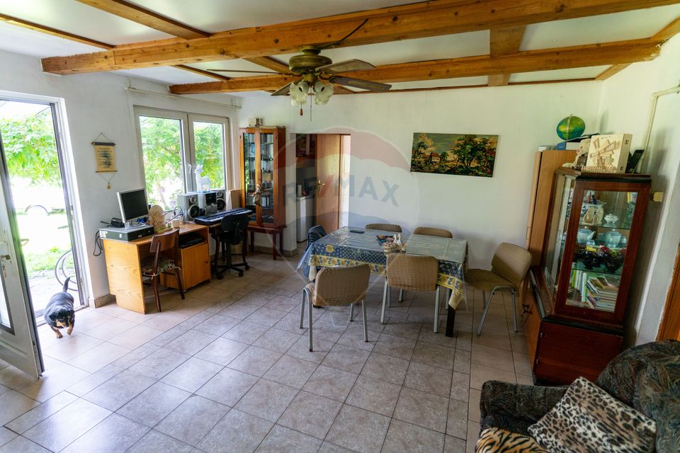 Casă / Vilă cu 10 camere amplasate in 2 corpuri de cladire de vanzare