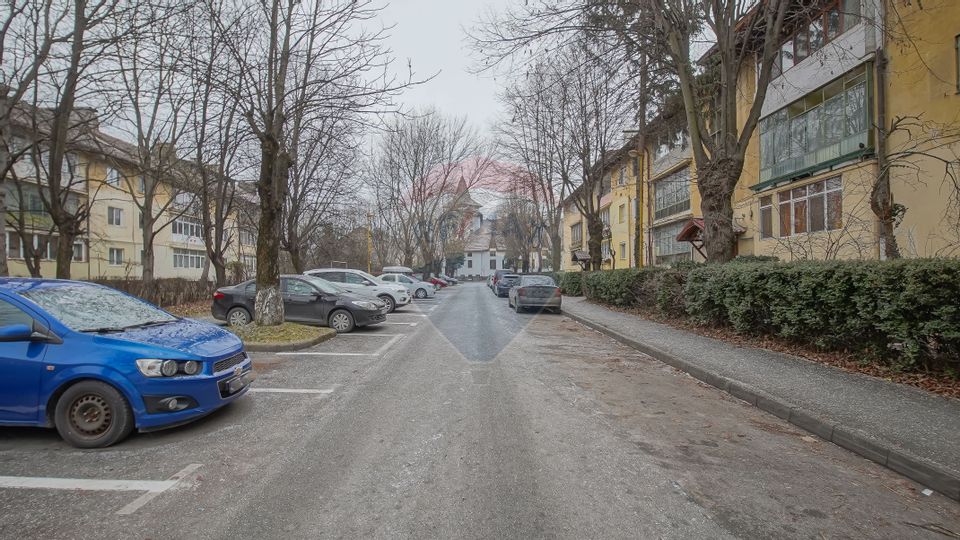 Cameră de închiriat, zona Piața Astra – liniște și confort