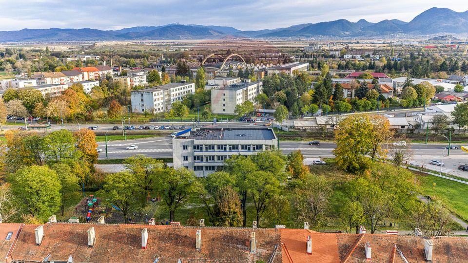 Oportunitate investiție-Clădire cu autorizație hotel și teren BRAȘOV