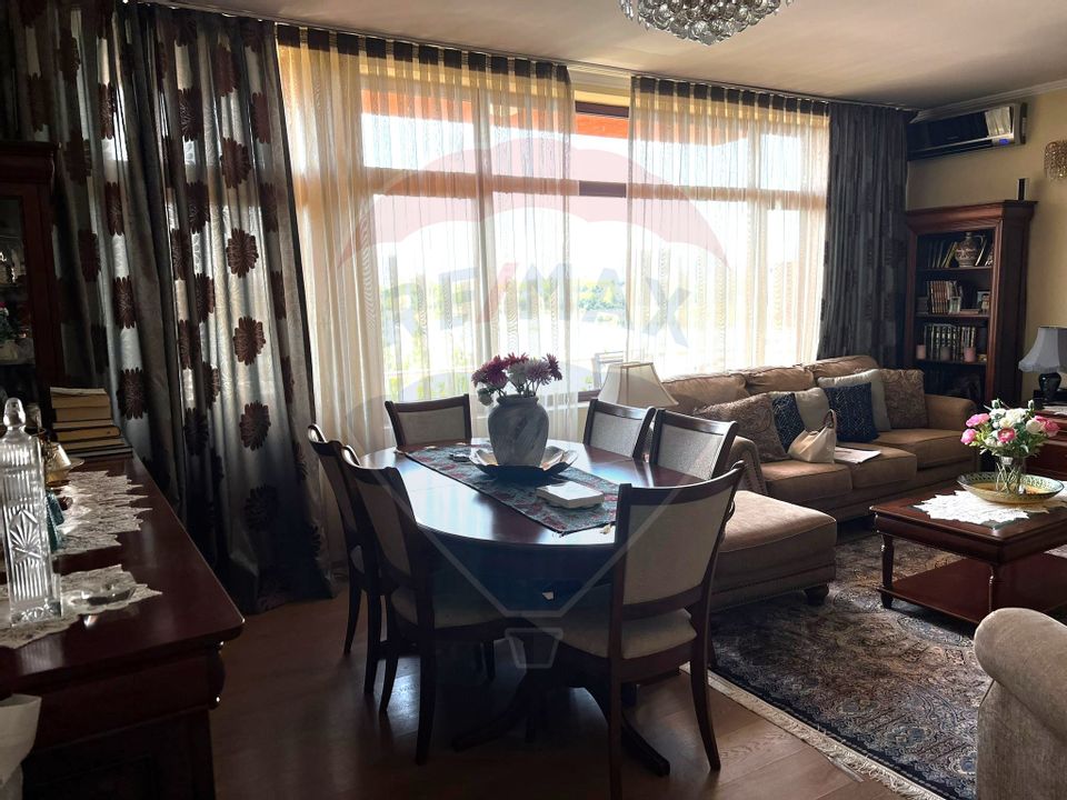 Apartament cu 6 camere de vânzare în zona Fundeni