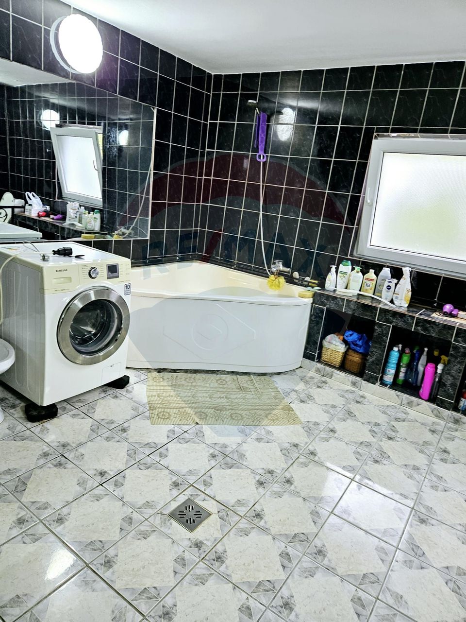 Casă / Vilă cu 5 camere de vânzare