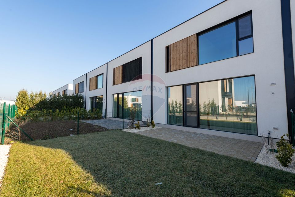 De vanzare Vila verde deosebita cu 3 camere Amber Forest Tunari