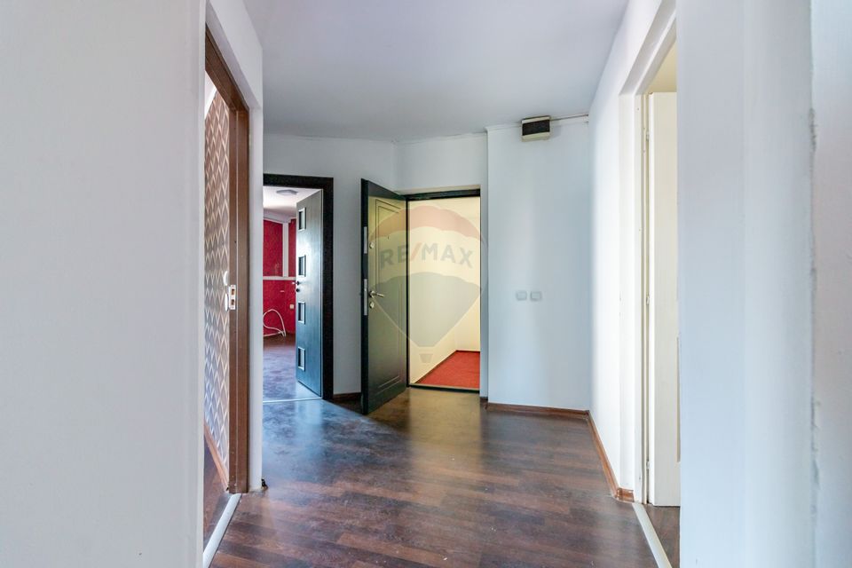 Casă / Vilă în zona Calea Calarasilor, ideal investitie, 6xparcare