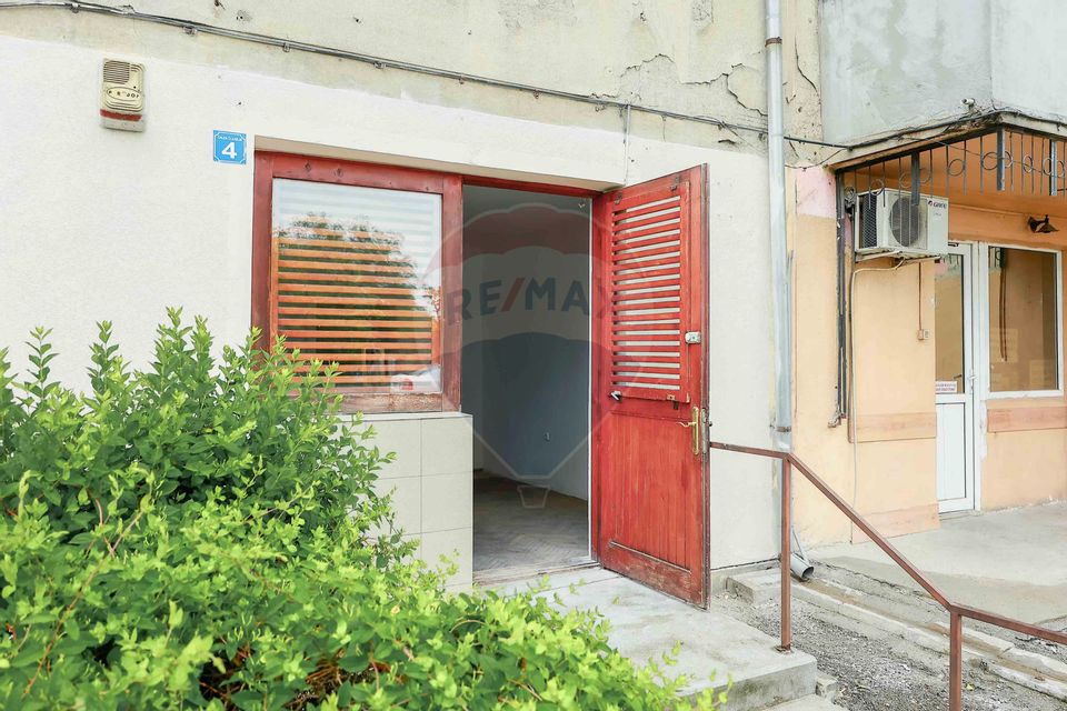 33.55sq.m Commercial Space for sale, Central area
