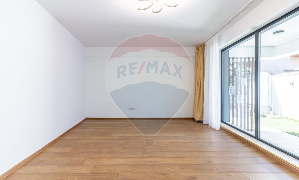 Apartament de vanzare în Bucurestii Noi, curte 80 mp, parcare, boxa