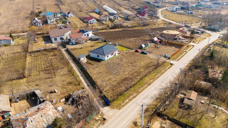 Spațiu / Hală de Vânzare de 497mp, 3400 mp Teren în Aroneanu - Iași