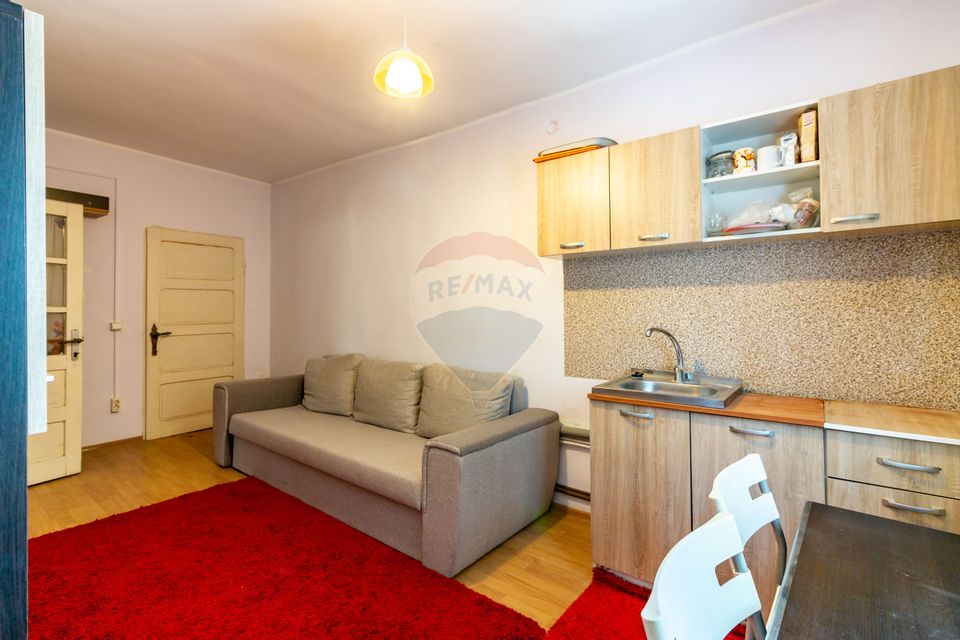 Casa+Laborator+ Teren 12.700 mp + casa de vacanta - Bolintin Vale