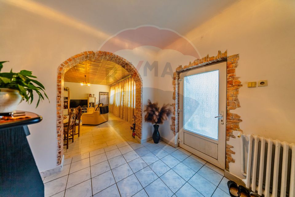 7 room House / Villa for sale, Confectii area