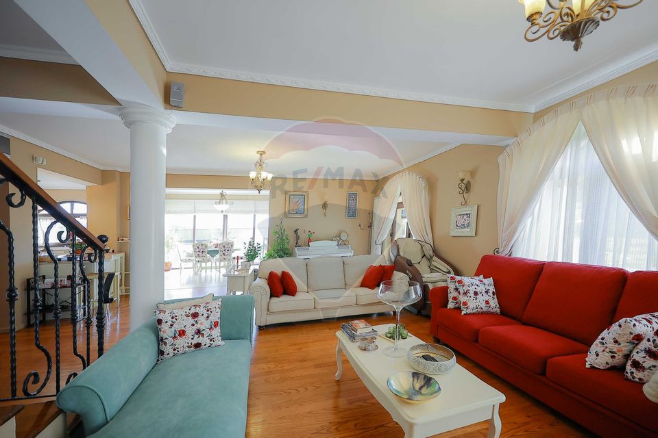 Casă / Vilă cu 5 camere de vânzare în zona Dealuri Oradea