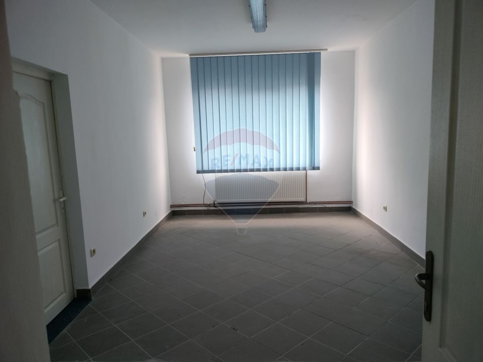 185sq.m Office Space for rent, Central area