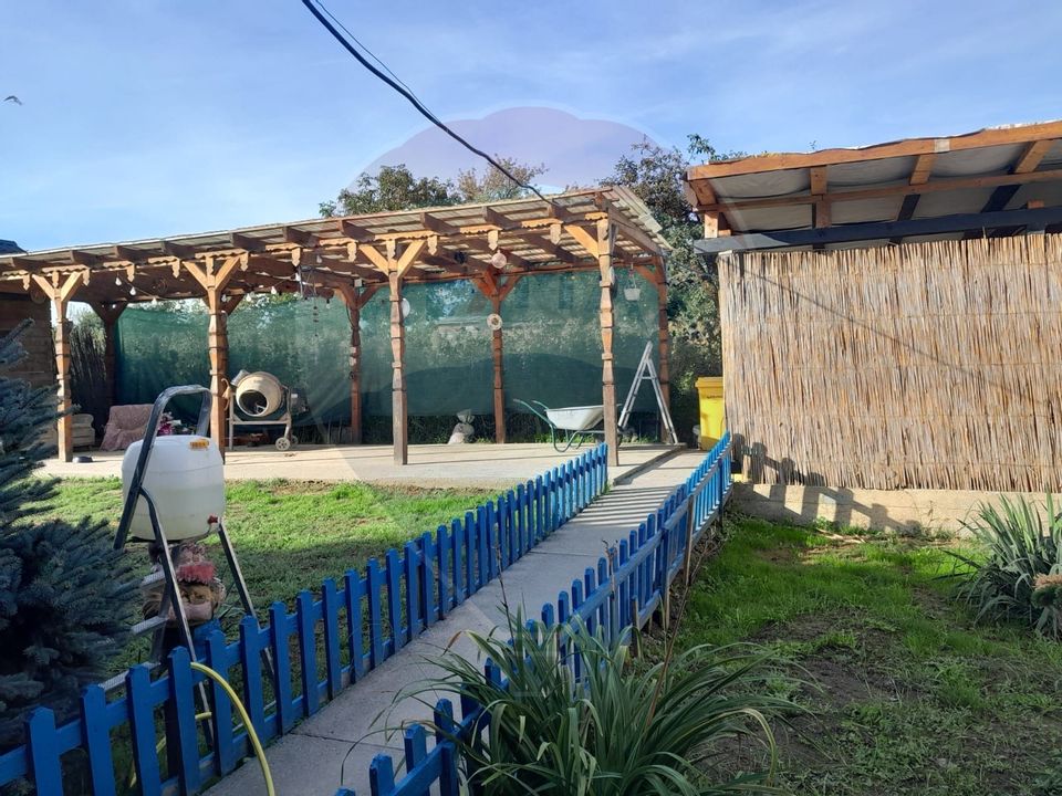 Casă finalizata pe un singur nivel, 14.5 ari teren – Satul Nou de Sus