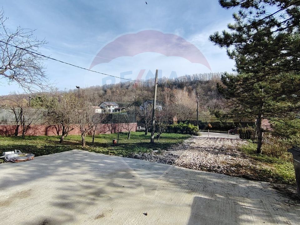 Lux Mediteranean si Intimitate pe 4.000 mp Domeniu Privat Gura Vaii