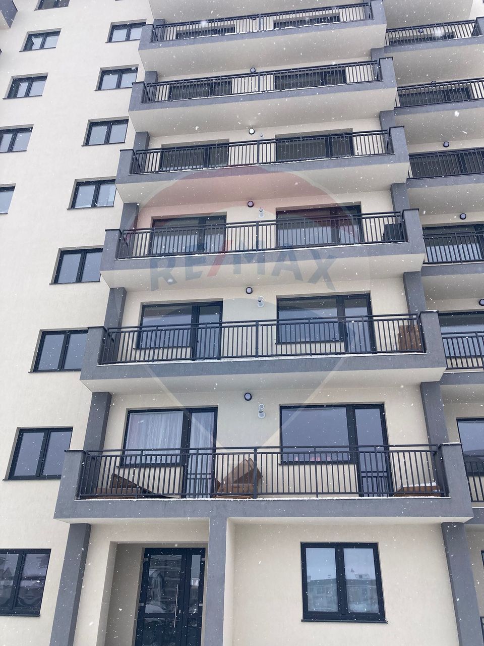 3 room Apartment for rent, Tractorul area