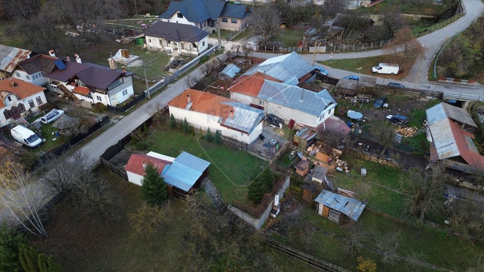 Casă si teren de vânzare in Leresti la super preț