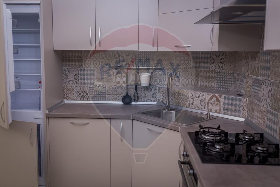 Inchiriez apartament superb cu 4 camere în zona Ultracentral