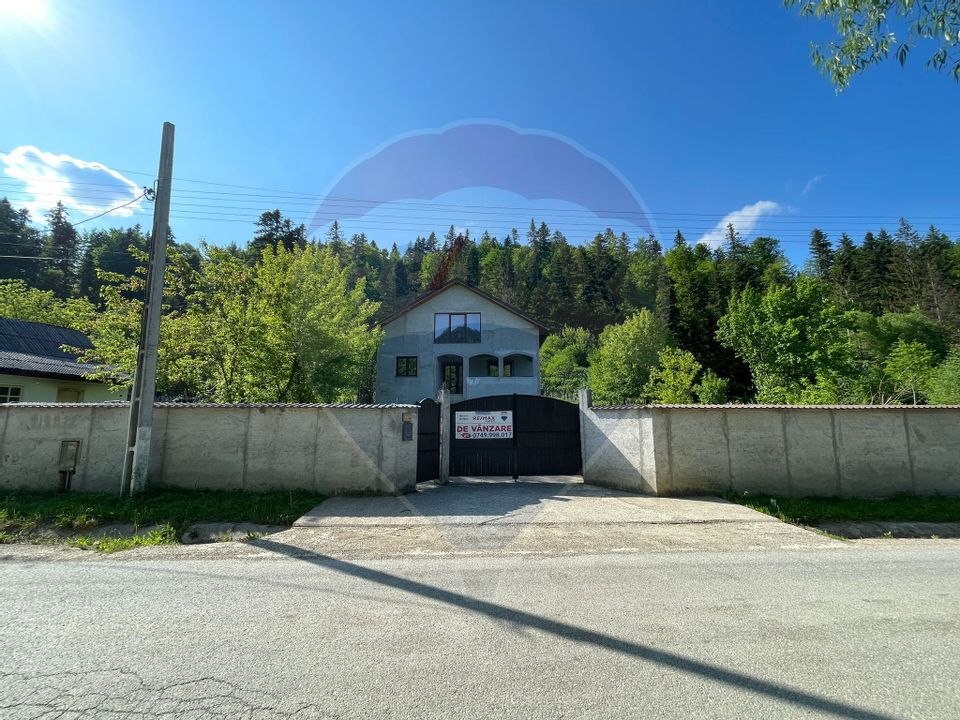 4 room House / Villa for sale