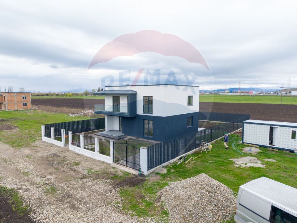 Vila moderna cu 4 camere,  P+E - teren 501 mp