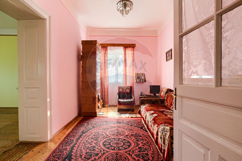 4 room House / Villa for sale, Periferie area