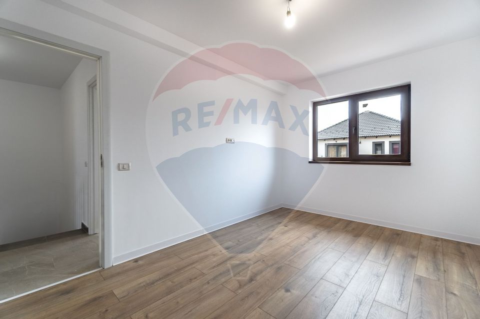 8 room House / Villa for sale