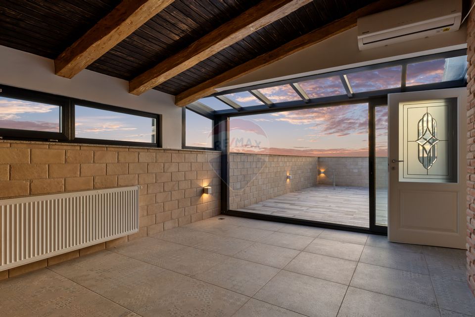 Penthouse unic pe două niveluri - saună și bucătărie exterioară