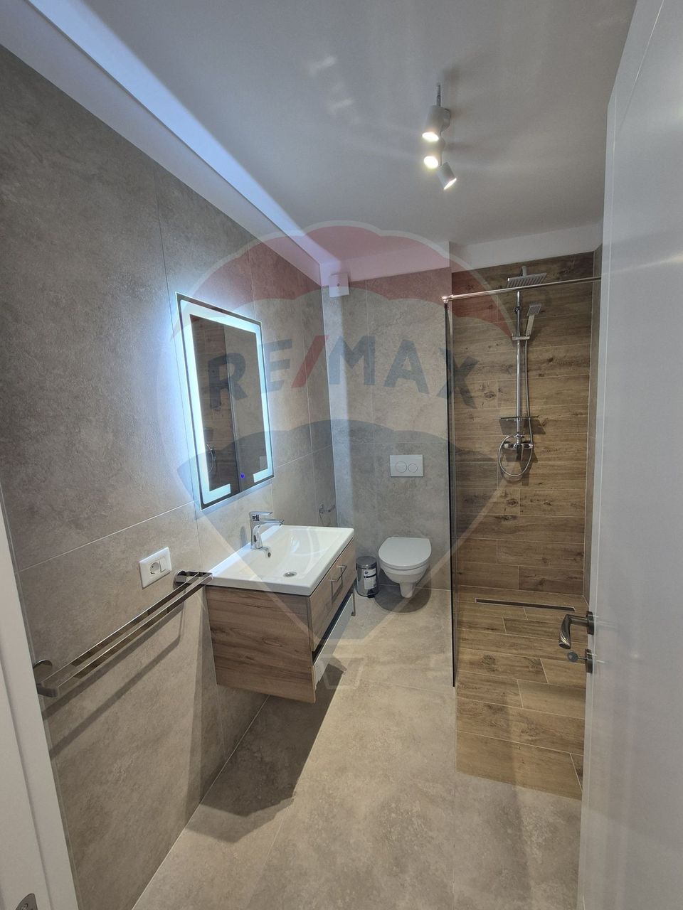 2 room Apartment for rent, Cetate area