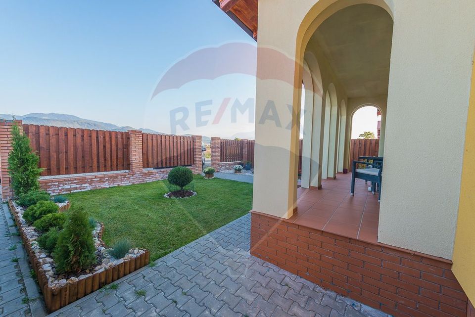 Case la cheie in Cristian - Curte proprie