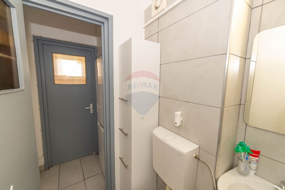 Apartament semidecomandat cu 2 camere de vanzare str Becatei Salajan