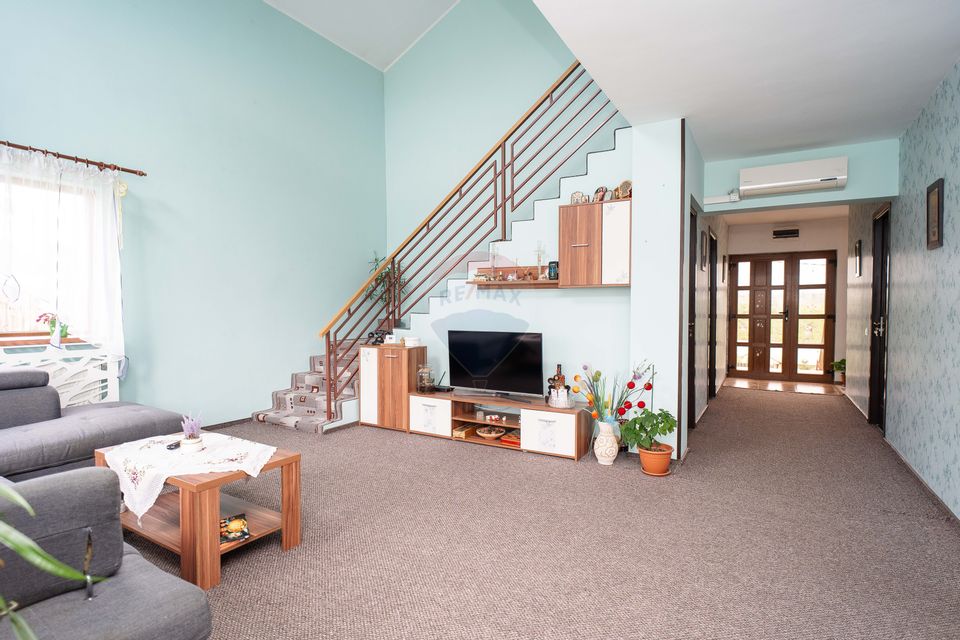 5 room House / Villa for sale