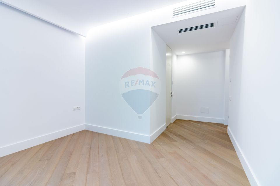 Apartament 3 camere de vânzare – Cortina 126, Bd. Erou Iancu Nicolae